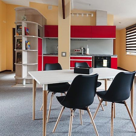 Riga City Center Quiet Apartment With Free Private Parking Exterior foto