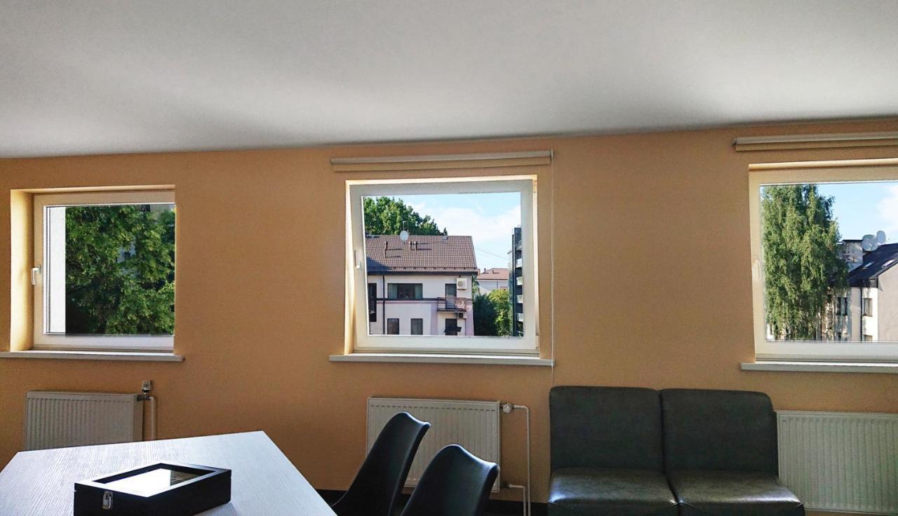 Riga City Center Quiet Apartment With Free Private Parking Exterior foto