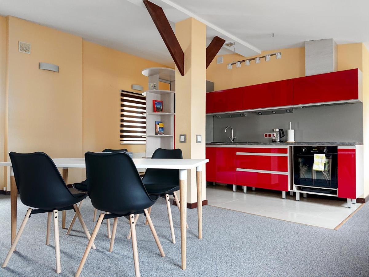 Riga City Center Quiet Apartment With Free Private Parking Exterior foto
